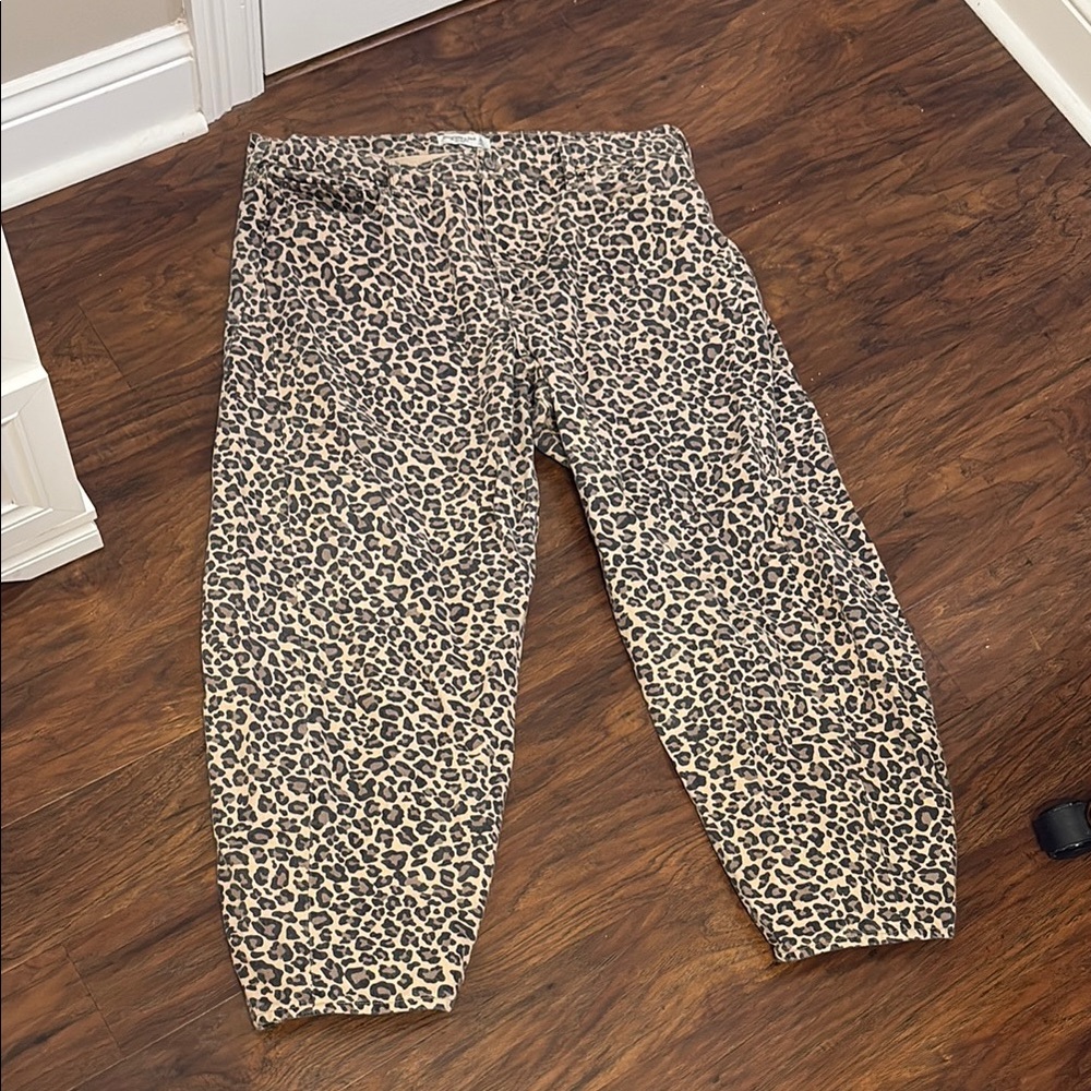 Abercrombie & Fitch Leopard Print Barrel Jeans